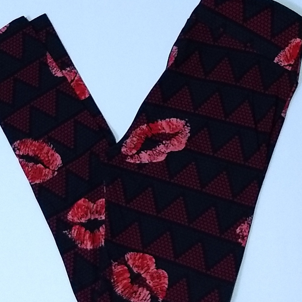LuLaRoe Valentine's Leggings